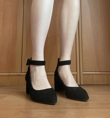 сандали 38 размер: Туфли 38, цвет - Черный