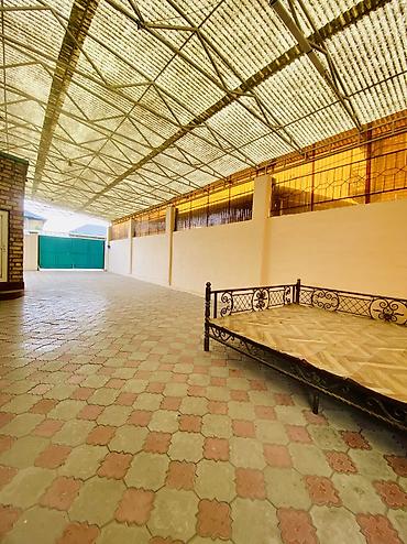 карл: 250 м², 6 комнат и более — 4