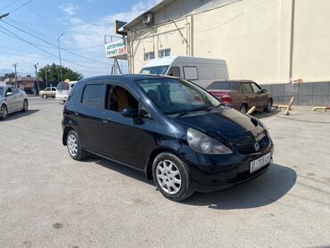 вариантка машина: Honda Fit: 2003 г., 1.3 л, Вариатор, Бензин, Хэтчбэк
