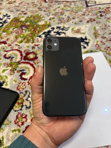 Apple iPhone: IPhone 11, 128 ГБ, Защитное стекло, Чехол, 93 %