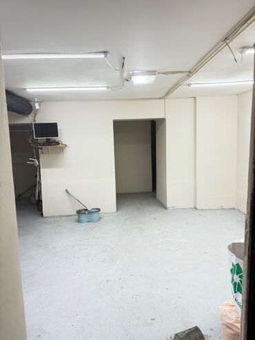 Digər kommersiya daşınmaz əmlakı: Obyekt icarəyə verilir. Ofis, dərzi, anbar, bərbərxana və s. sahələrə — 7