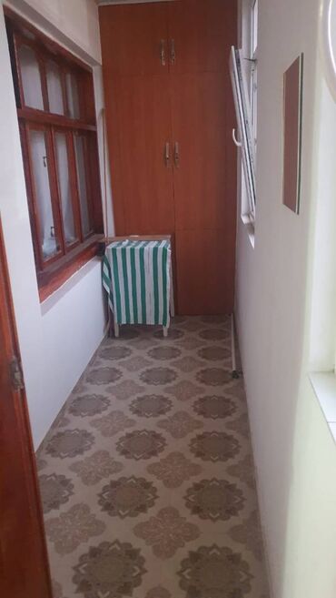 Uzunmüddətli kirayə mənzillər: Kohne gunesli,Mega storenin yanında,9 mərtəbənin,4-cü mərtəbəsində,3 — 9