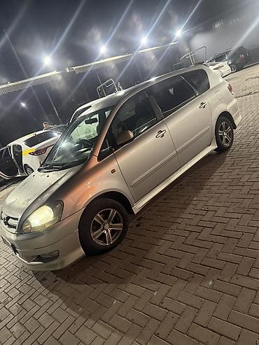 ключи тойота: Toyota Ipsum: 2002 г., Бензин, Минивэн — 2