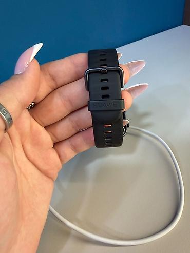 Huawei ağıllı saat - Model: Huawei seriyalı kvadrat korpuslu ağıllı