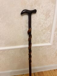 Nitril əlcəklər: Taxta əl ağacı – ilan fiqurlu oyma dizayn - Material: keyfiyyətli