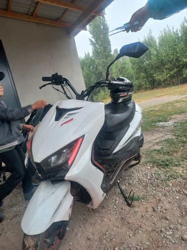 тракторы 892: Скутер түрү M8, 150 куб. см, Бензин, Колдонулган