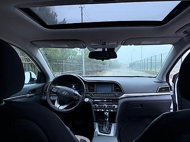 Hyundai: Hyundai Elantra: 2 l | 2019 il Sedan — 5