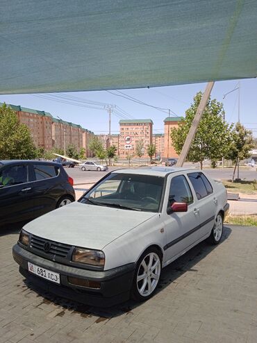 купить багажник на крышу авто в бишкеке: Volkswagen Vento: 1994 г., 1.8 л, Механика, Бензин, Седан