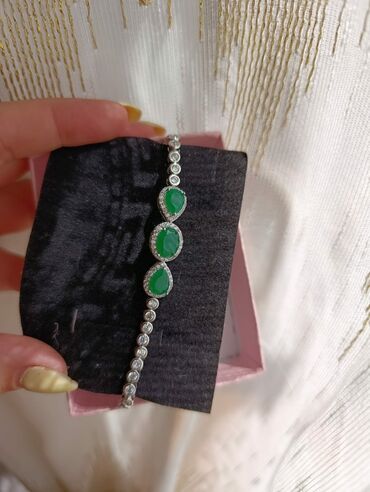 женские золотые браслеты: Yenidir ! Işlenmiş deyil ! Gumus Suyuna salinmis, Zirkon qaşlı ve