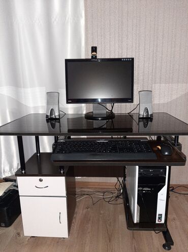 Masaüstü kompüterlər və iş stansiyaları: Intel R. Ram 2 GB. Белая сборка. В комплекте Монитор, Клавиатура