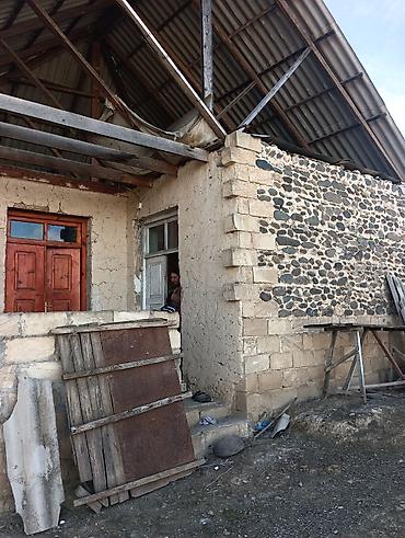 Həyət evləri və villaların satışı: Satışa obyekt: həyətyanı sahəsi olan daş ev - Daş konstruksiyalı — 19