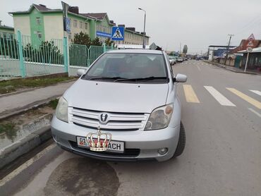 Toyota: Toyota ist: 2002 г., 1.5 л, Автомат, Бензин, Хэтчбэк