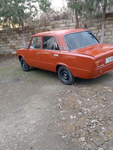 VAZ (LADA): VAZ (LADA) 2111: 1.3 l | 1979 il Sedan