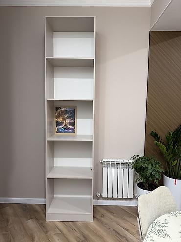 Книжные полки: 🤍 ПРОДАЮ НОВУЮ ПОЛКУ Продаю красивую вместительную полку в светлом — 1