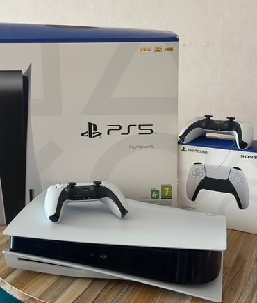 Sony PlayStation 5 konsolu yüksək keyfiyyətli qrafika və sürətli oyun
