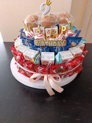 Konditorski proizvodi, slatkiši: Ručno izrađene slatke korpe/torte od čokoladica – idealne za — 1