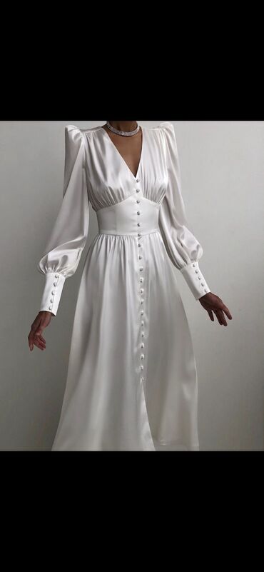 размер xs платье: XS (EU 34), цвет - Белый