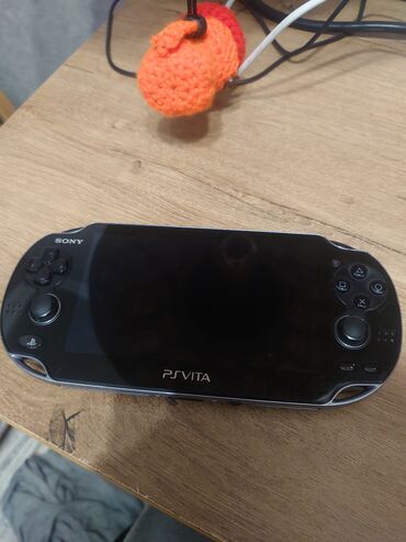 PS Vita (Sony Playstation Vita): Продаю ps vita fat, состояние нормальное, по корпусу есть потёртости