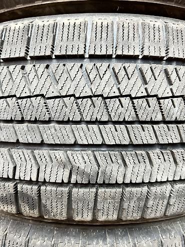 Шины: Шины 235 / 50 / R 18, Зима, Б/у, Комплект, Япония, Bridgestone — 2