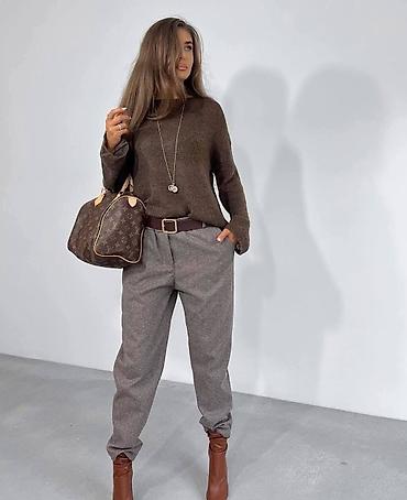 muške elegantne pantalone: Pantalone +kaiš 
Cena 2500
Uni vel.
Vel.p.20 — 1