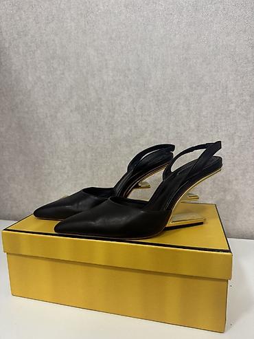 fendi canta: Temiz deri. 37 razmer 1 defe geyilib 350 azn alinib — 1