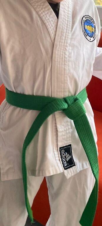 Шлемы: Шлем кожаный. кимоно на 5/8 лет.скакалка для худ гимнастике — 2