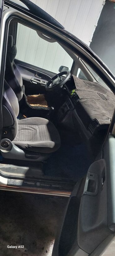 Volkswagen: Volkswagen Sharan: 2000 г., 2 л, Механика, Бензин, Минивэн — 14