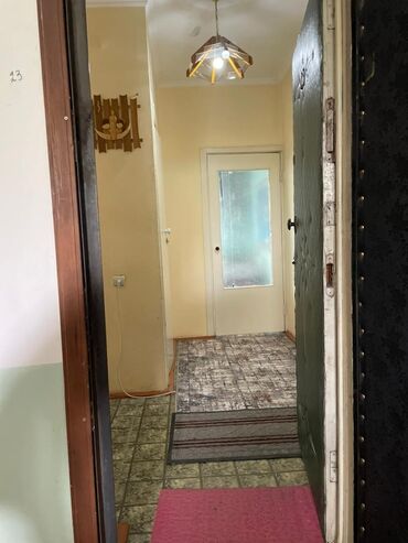 купить квартиру бу: 2 бөлмө, 48 кв. м, Жеке план, 3 кабат, Эски ремонт