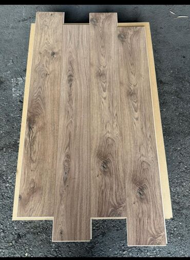 Laminat: Salam laminatlarimiz 31 32 33 klass olmagala hər rəg secimi var 250 yə — 45
