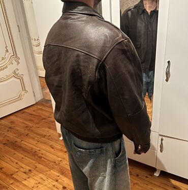 Kurtkalar: Deri kurtka amerikadan alinib pliot kurtkasi modelidir L razmer baha — 3