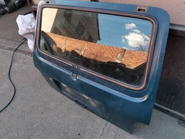 Auto delovi: Zadnja gepek vrata Lada 21213,21214,2131 Niva u zelenoj boji. Polovno — 4