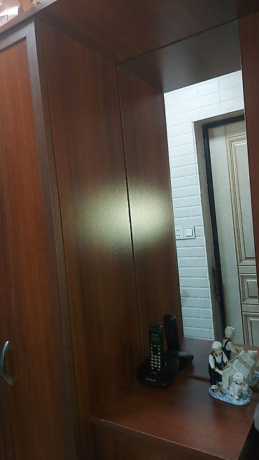 daraq desti: İşlənmiş, 2 qapılı, Güzgülü, Qəhvəyi, Açılan, Düz dolab — 2