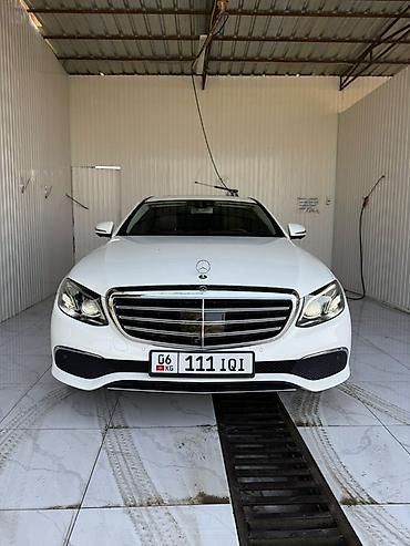 small car: Mercedes-Benz E-Class: 2020 г., Седан — 1