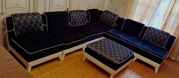 Otaq qapıları: Künc divan