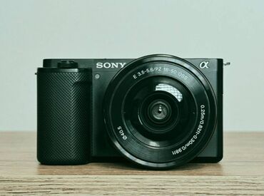скупка сони: Sony Alpha ZV-E10 Камера с объективом sony 35mm f/1.8, дополнительно