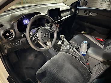 plug in: Kia Cerato: 2019 г., Автомат, Бензин, Седан — 3