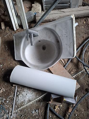 işlənmiş sifer: - Lavabo dəsti: divara quraşdırılan keramik əl-üz yuma qabı və sütun — 1