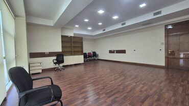 Kommersiya daşınmaz əmlakının satışı: Xətai metrosuna bir neçə addımlıq məsafədə, şəhərin prestijli biznes — 15