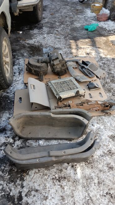 Другие детали ходовой части: Продаю запчасти на, Митсубиси Делика, дизель 2,8 И есть — 2