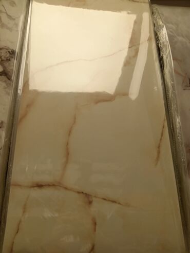 Ostali kućni dekor: Samolepljive ploče 12 komada u pakovanju 2250 dinara 👋 — 9