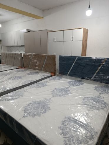 купить двуспальную кровать с матрасом недорого: Двуспальная кровать, Новый, С матрасом, длина - 210 см