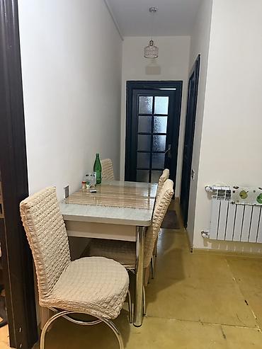 Daşınmaz əmlak: 1 xanim telebe qiz axtarilir. 77 in sonu. Yeni yasamal. Avrasiya — 10