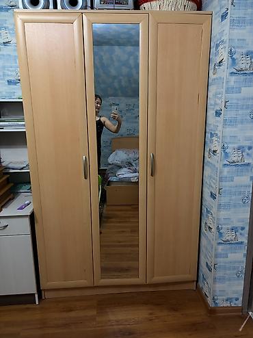 Срочно Продается шкаф с двумя кроватями. за 10000с.Тут на фото одна