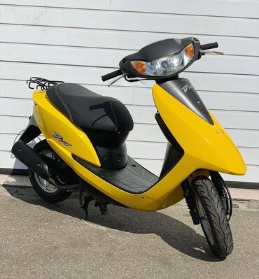 disk təkər type 0 per page 40: Honda Dio skuter - Rəng: parlaq sarı, qara detallarla - Kuzov