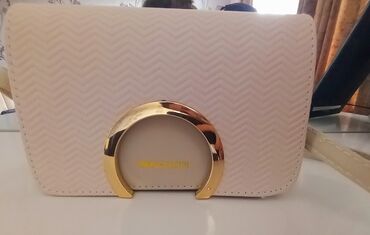 зажимы для денег: Çiyin çantası, Charles & Keith