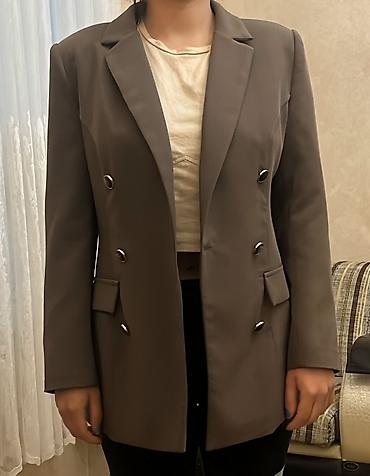 Qadın üçün klassik blazer. 4 dəfə geyinilib - Rəng: qəhvəyi/taun - lalafo.az -da Qadın üçün klassik blazer. 4 dəfə geyinilib - Rəng: qəhvəyi/taun -