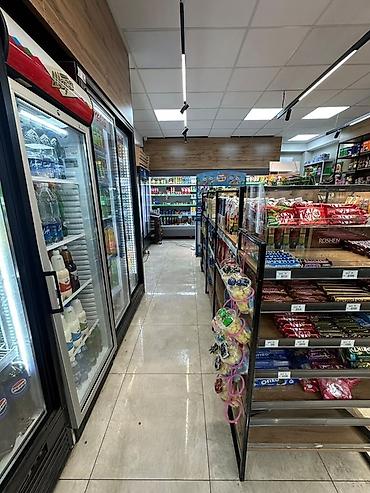 Аренда магазинов: 10 мкр Сдается готовый бизнес - продуктовый магазин Площадь: 52м2 В — 3