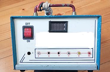 зарядка для аккумулятора авто: Avtomobil akkumulyatoru üçün elektrik çeviricisi/şarj qurğusu - — 2