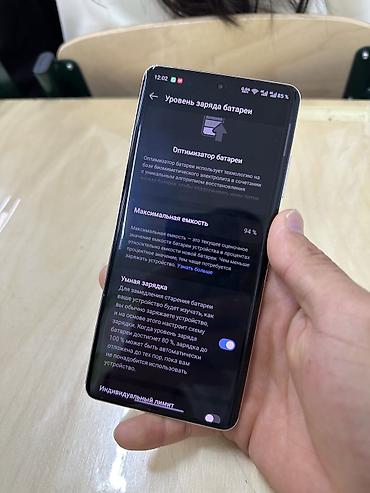 OnePlus: OnePlus 12, Б/у, 512 ГБ, цвет - Белый, 2 SIM — 4