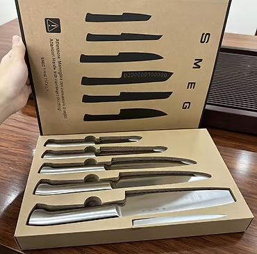 мясной нож: Набор кухонных ножей Smeg — 5 предметов в подарочной коробке. Состав — 1